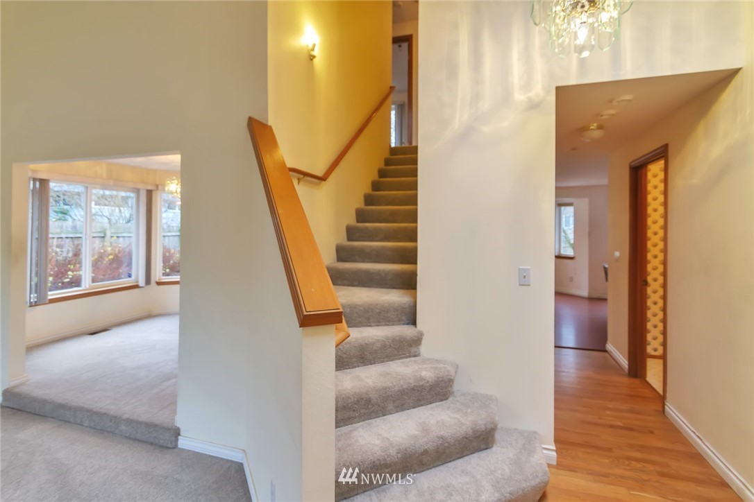 5502 160th Street Southwest Edmonds, WA 98026 - Photo 2 of 18