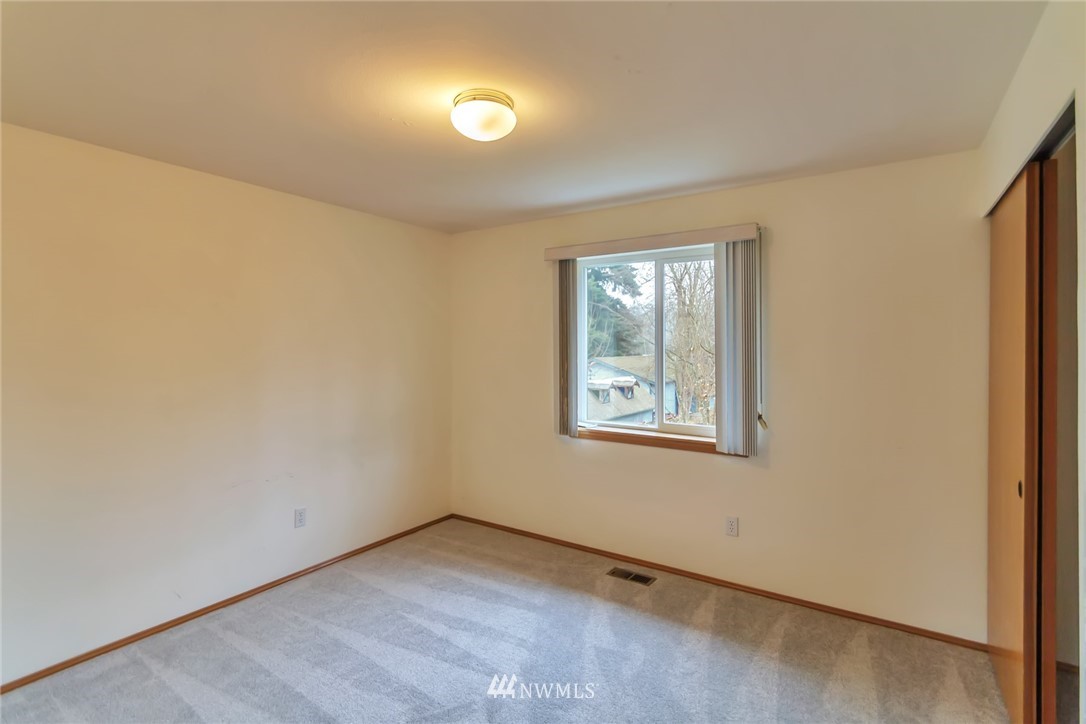 5502 160th Street Southwest Edmonds, WA 98026 - Photo 11 of 18