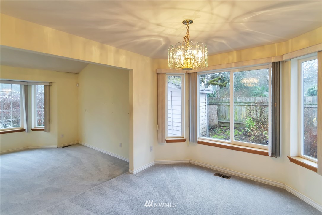 5502 160th Street Southwest Edmonds, WA 98026 - Photo 4 of 18