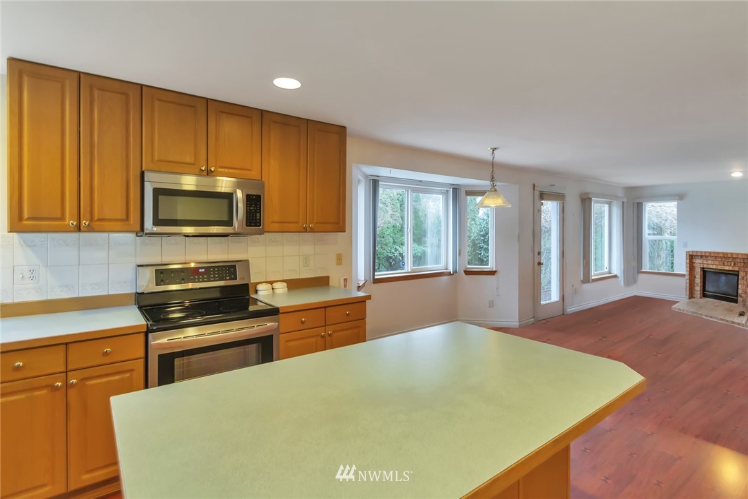 5502 160th Street Southwest Edmonds, WA 98026 - Photo 6 of 18