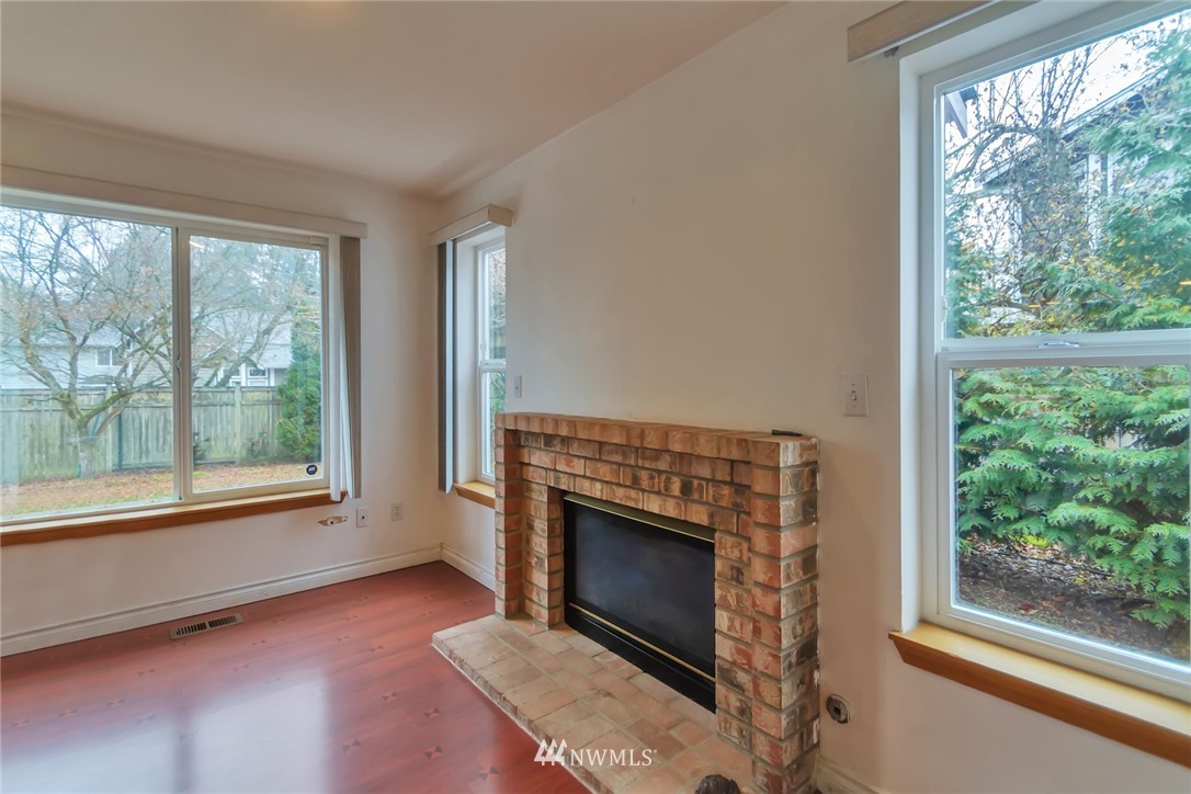 5502 160th Street Southwest Edmonds, WA 98026 - Photo 7 of 18