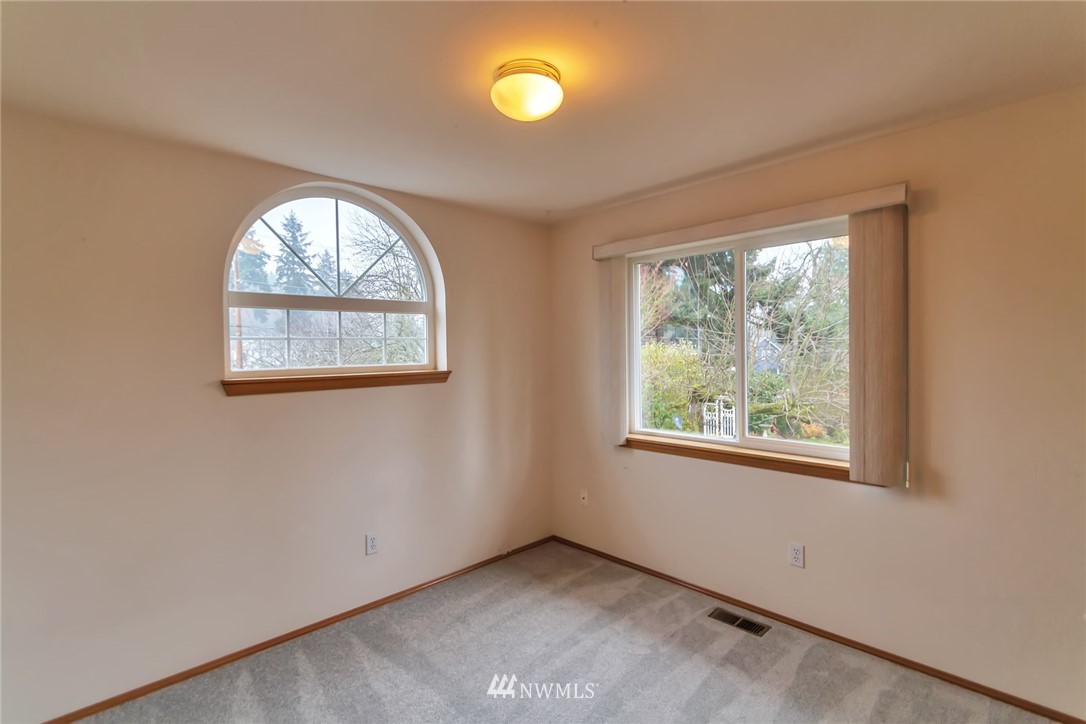 5502 160th Street Southwest Edmonds, WA 98026 - Photo 9 of 18