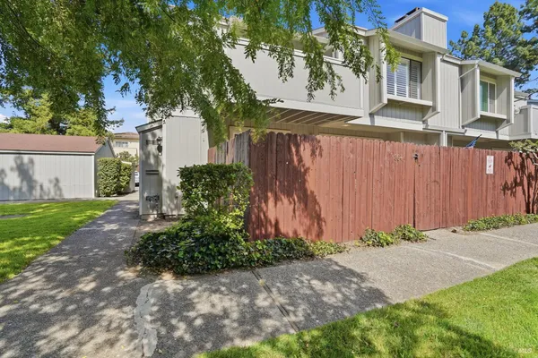 $475,000 | 864 Tamalpais Avenue, Unit A, Novato, CA 94947