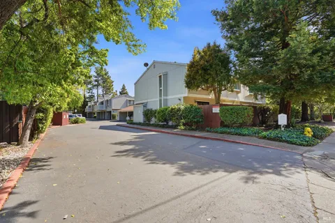 $465,000 | 864 Tamalpais Avenue, Unit A, Novato, CA 94947