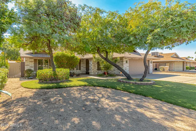 $2,495 | 6243 West Cholla Street, Glendale, AZ 85304