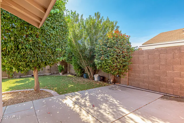 $2,495 | 6243 West Cholla Street, Glendale, AZ 85304