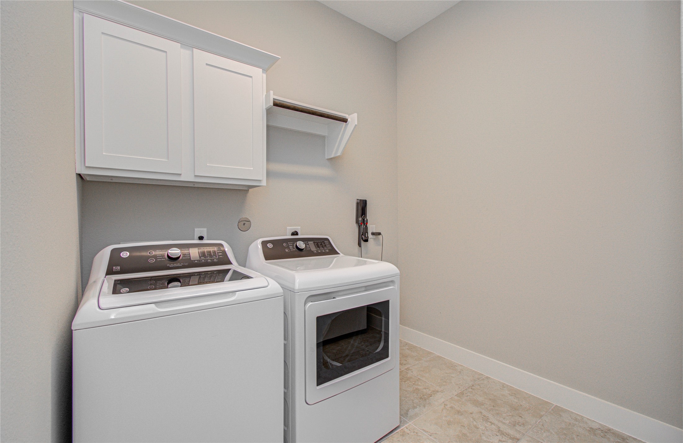 29702 Hay Field Lane Fulshear, TX 77406 - Photo 39 of 45 a utility room with dryer and washer