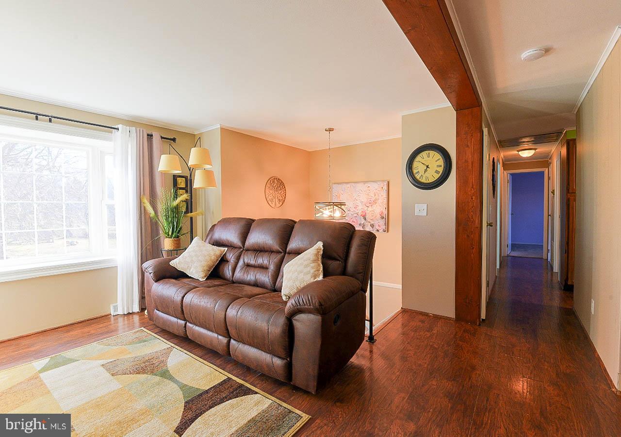 31 Sherman Street Hanover, PA 17331 - Photo 7 of 27 Living room
