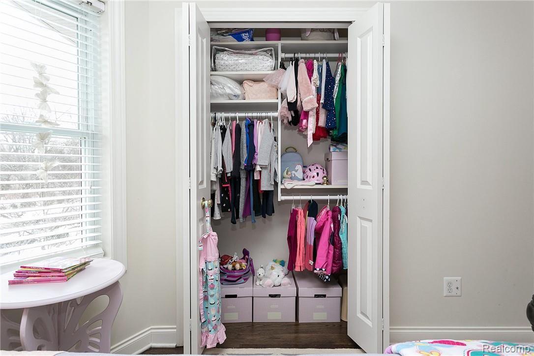 184 Moran Road Grosse Pointe, MI 48236 - Photo 26 of 40 Bedroom 4 Closet