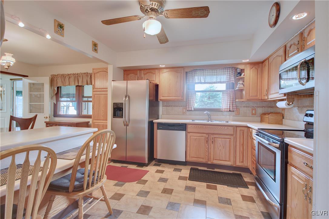 2082 Heffner Road Fogelsville, PA 18051 - Photo 6 of 32 Gallery Image 6