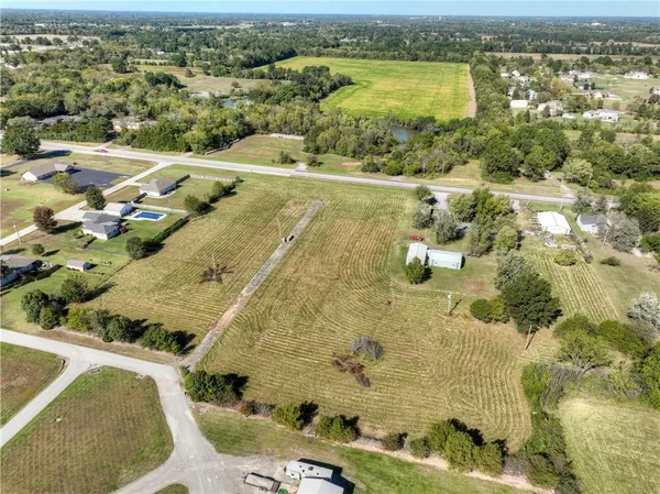 $170,000 | 0 Northeast Village Lane, Pittsburg, KS 66762