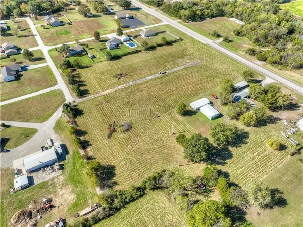 $170,000 | 0 Northeast Village Lane, Pittsburg, KS 66762