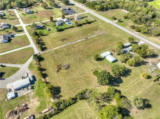 $180,000 | 0 Northeast Village Lane, Pittsburg, KS 66762