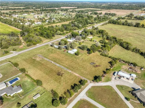 $170,000 | 0 Northeast Village Lane, Pittsburg, KS 66762