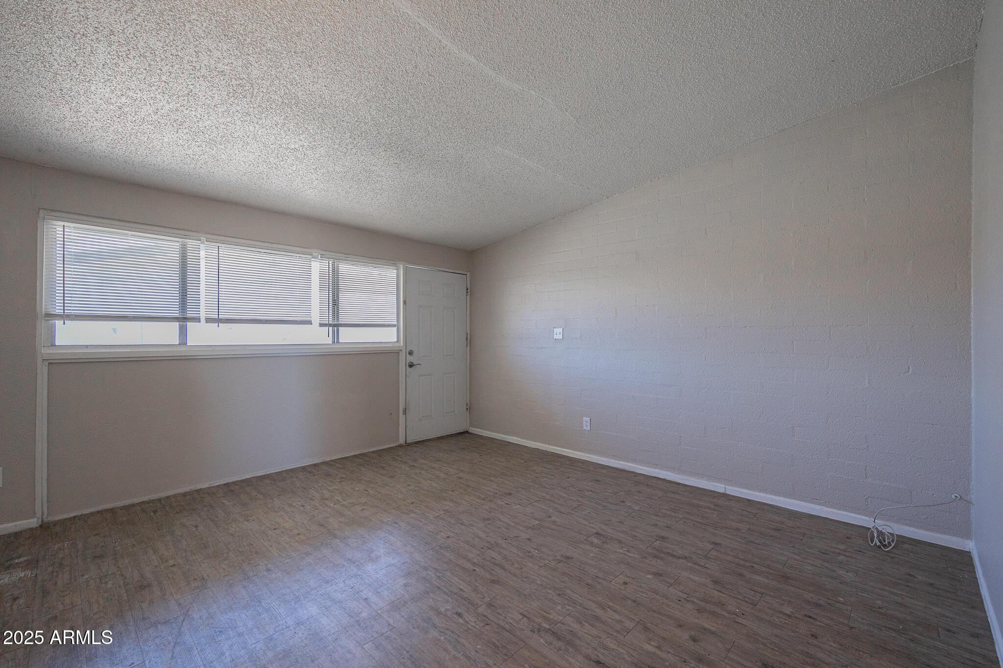2139 West Devonshire Avenue, Unit 4 Phoenix, AZ 85015 - Photo 3 of 13 Photo #3
