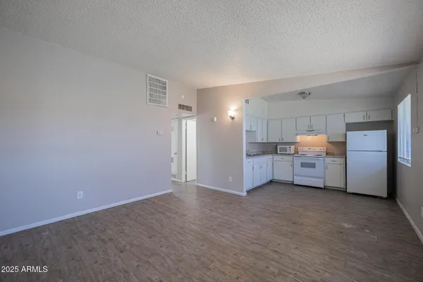 $995 | 2139 West Devonshire Avenue, Unit 4, Phoenix, AZ 85015