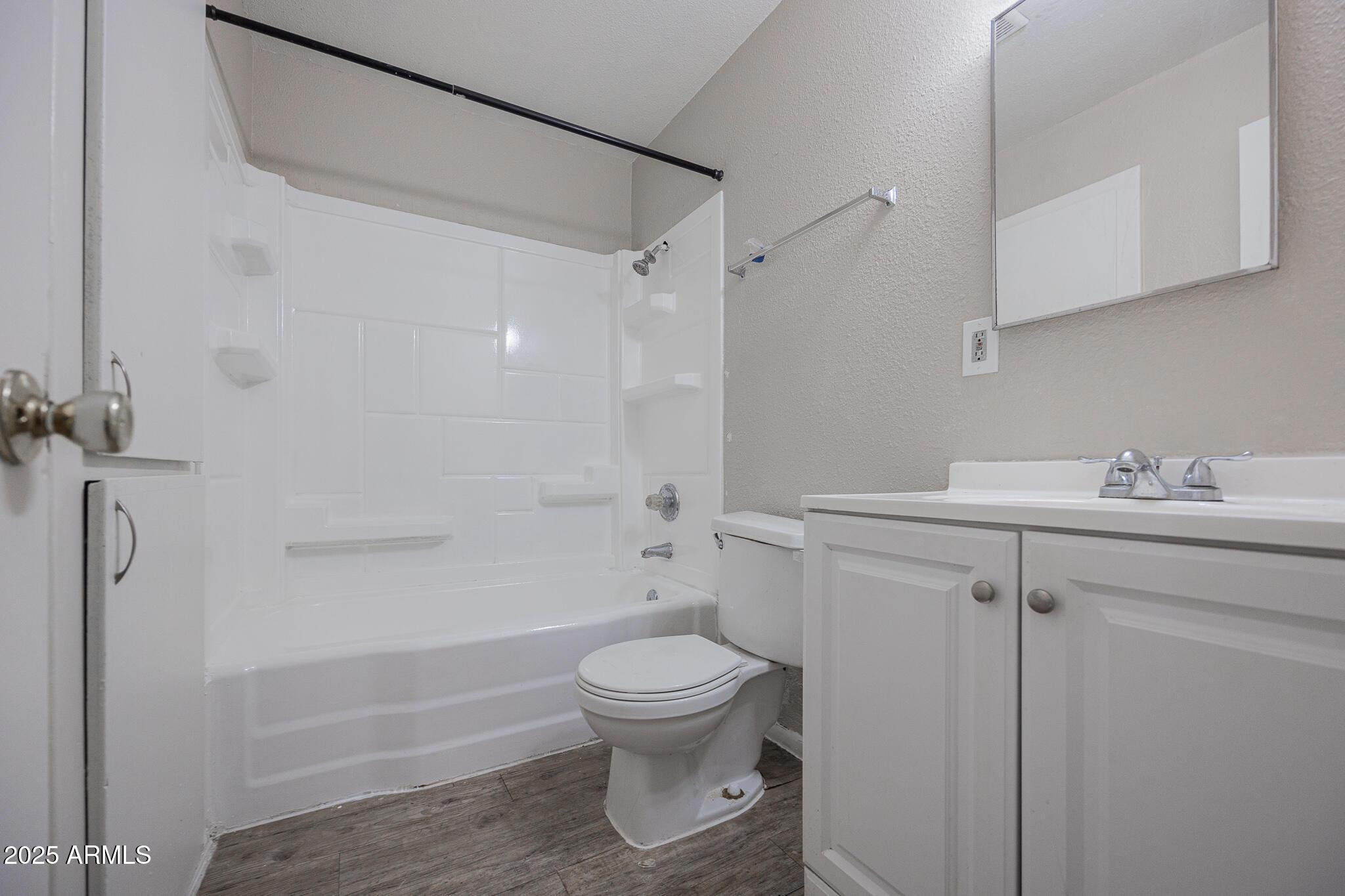 2139 West Devonshire Avenue, Unit 4 Phoenix, AZ 85015 - Photo 9 of 13 Photo #9