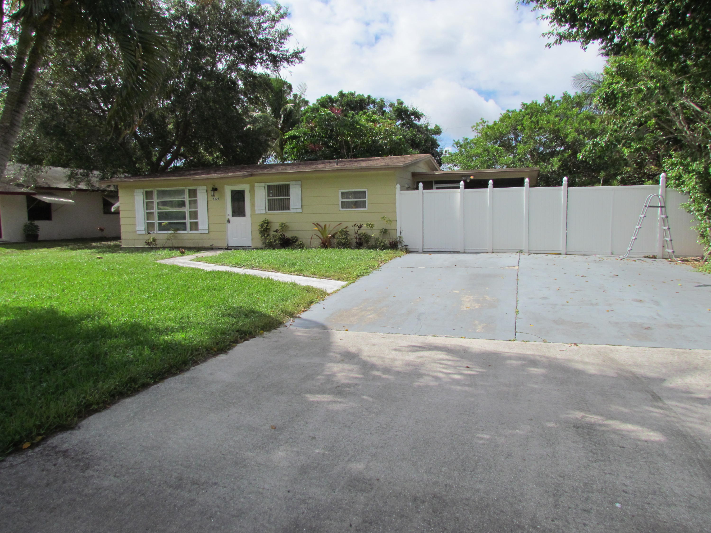 5324 Washington Road Delray Beach, FL 33484 - Photo 1 of 16 IMG_2443