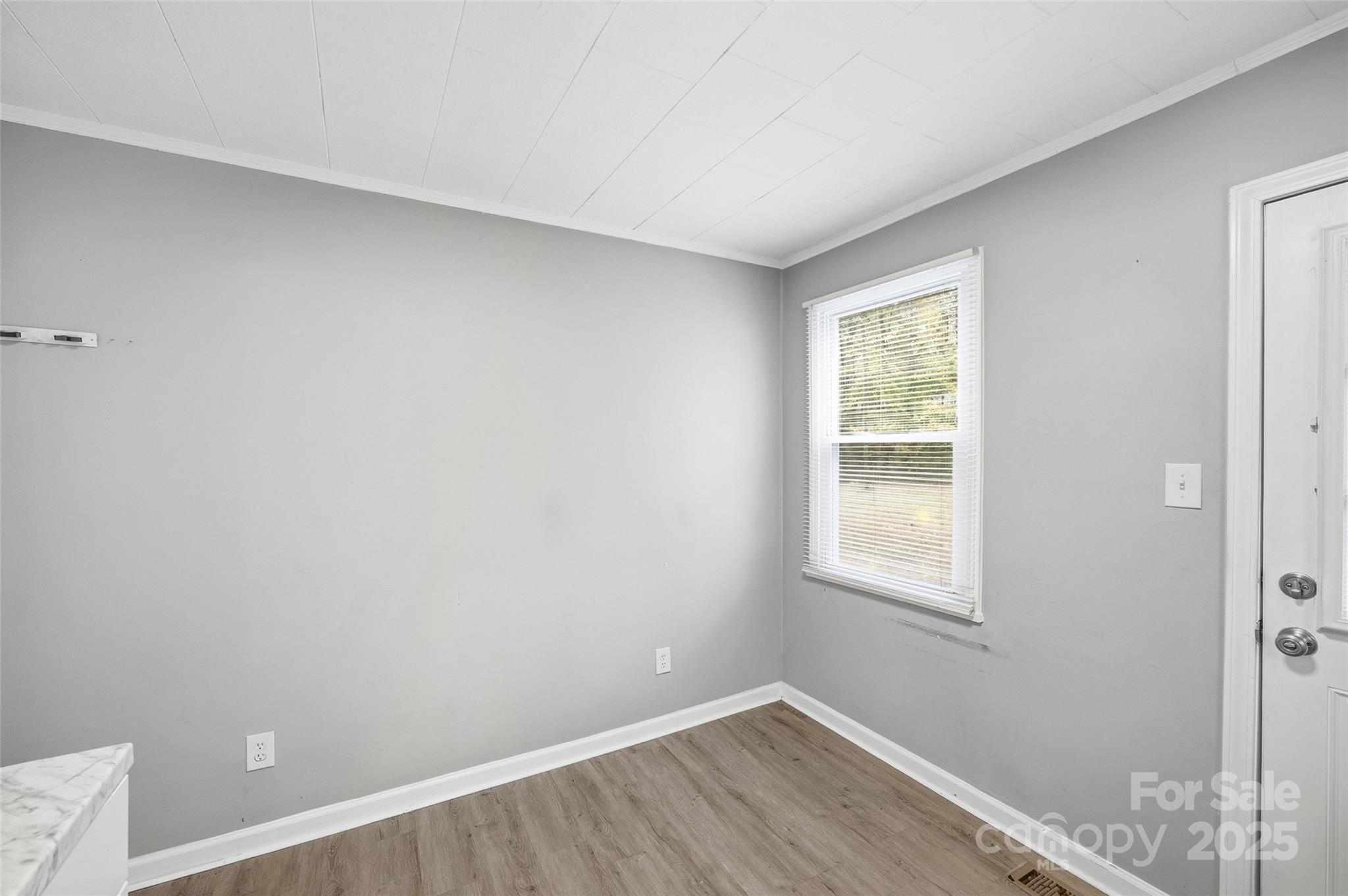 126 South Jackson Road Lancaster, SC 29720 - Photo 4 of 24 an empty room with a window