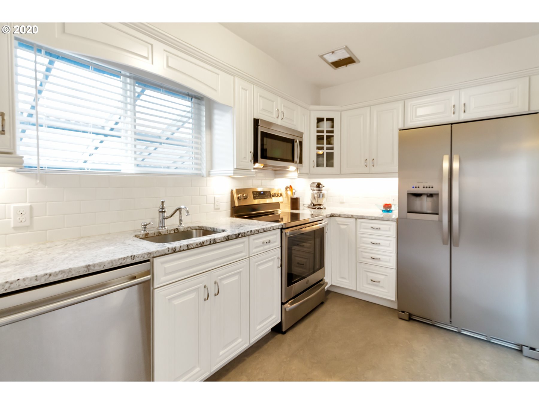 3315 Northeast Rosa Parks Way Portland, OR 97211 - Photo 11 of 26 Gallery Image 11