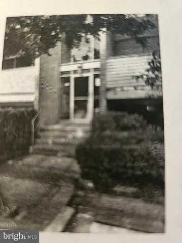 $2,200 | 5600 Bloomfield Drive, Unit 103, Alexandria, VA 22312