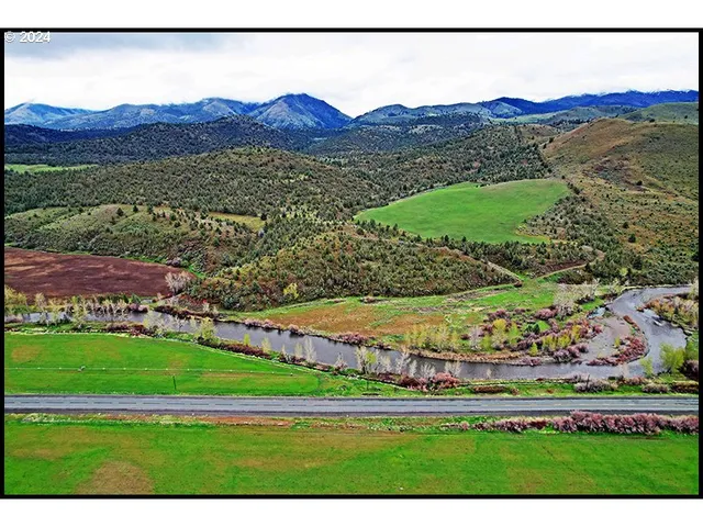 $1,800,000 | 50889 Highway 26, Mount Vernon, OR 97865