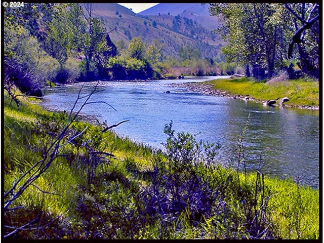 $1,800,000 | 50889 Highway 26, Mount Vernon, OR 97865