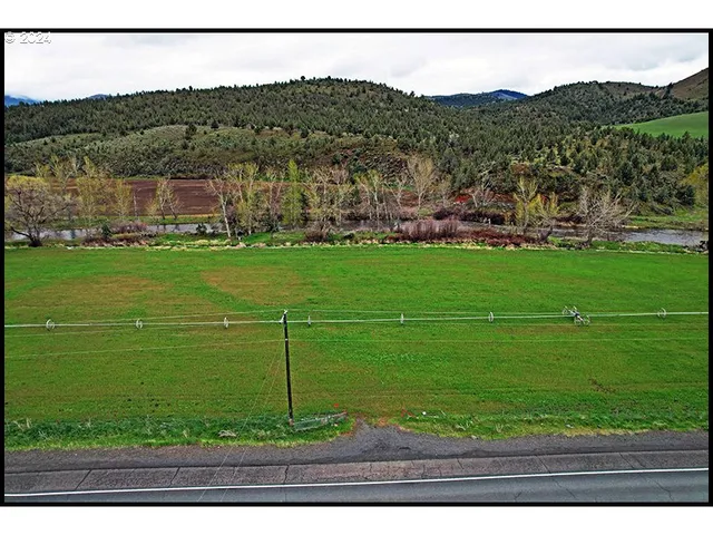 $1,800,000 | 50889 Highway 26, Mount Vernon, OR 97865