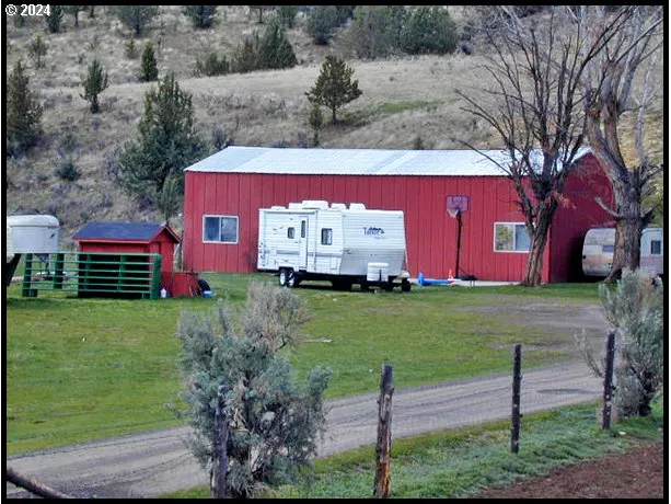 $1,800,000 | 50889 Highway 26, Mount Vernon, OR 97865