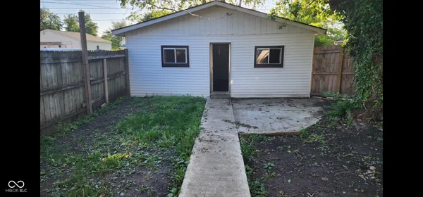 $1,850 | 261 North Pershing Avenue, Indianapolis, IN 46222