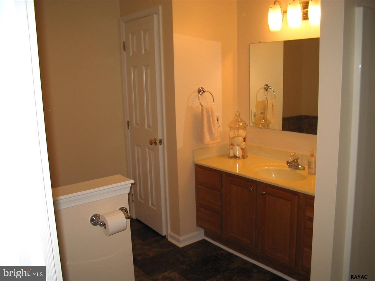 3115 Sundial Road Dover, PA 17315 - Photo 13 of 29 Gallery Image 13