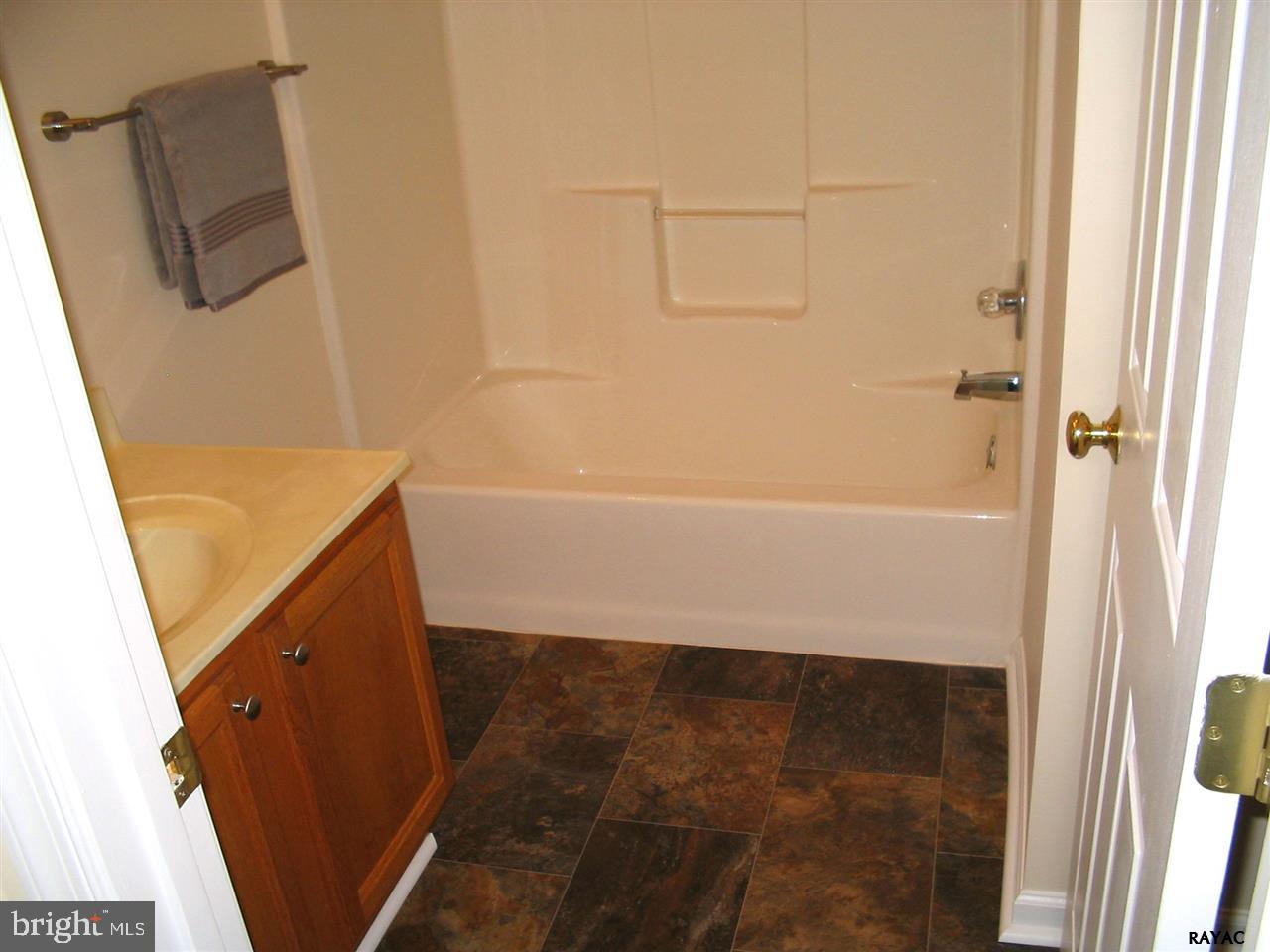 3115 Sundial Road Dover, PA 17315 - Photo 16 of 29 Gallery Image 16
