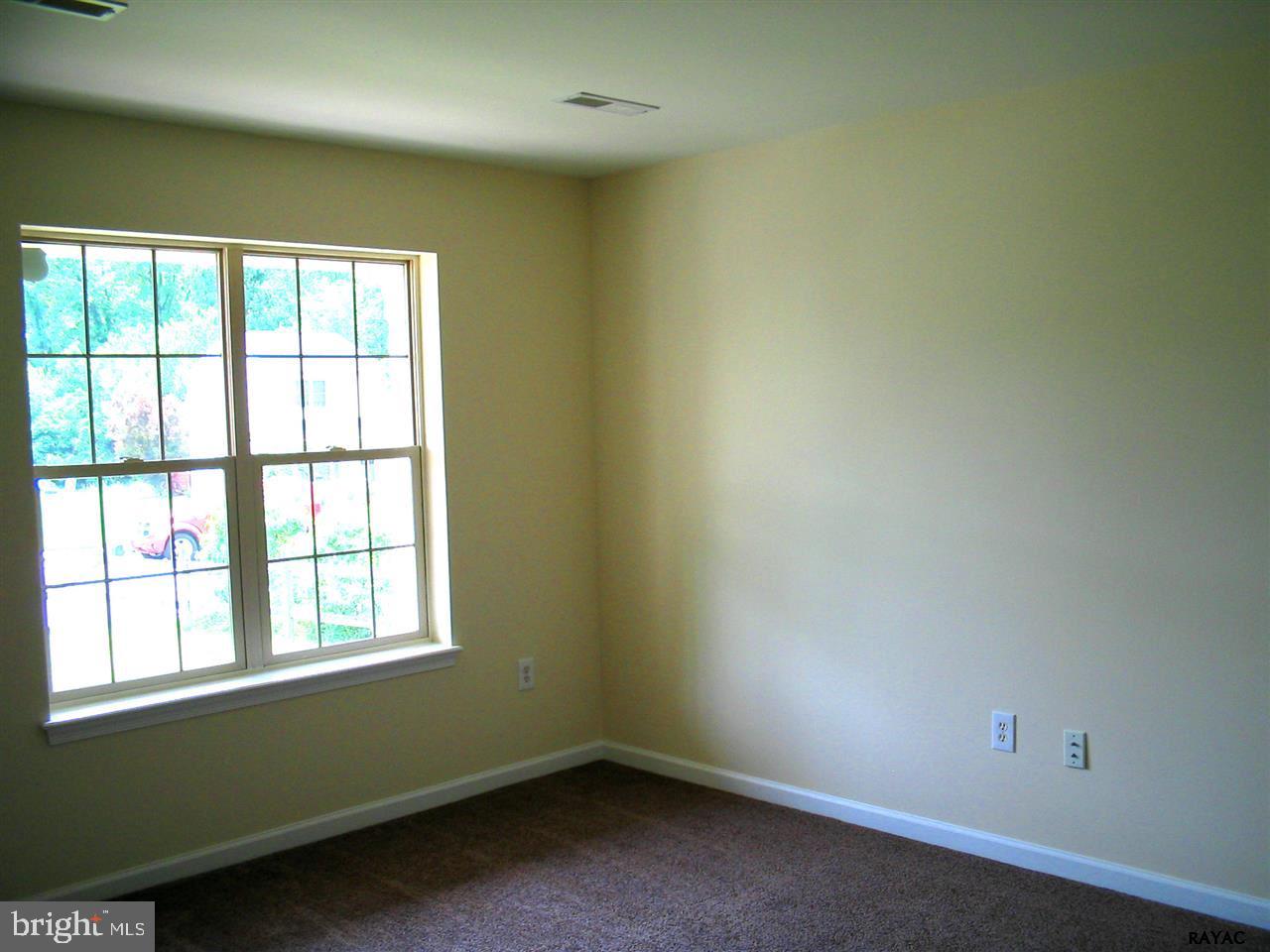 3115 Sundial Road Dover, PA 17315 - Photo 3 of 29 Gallery Image 3