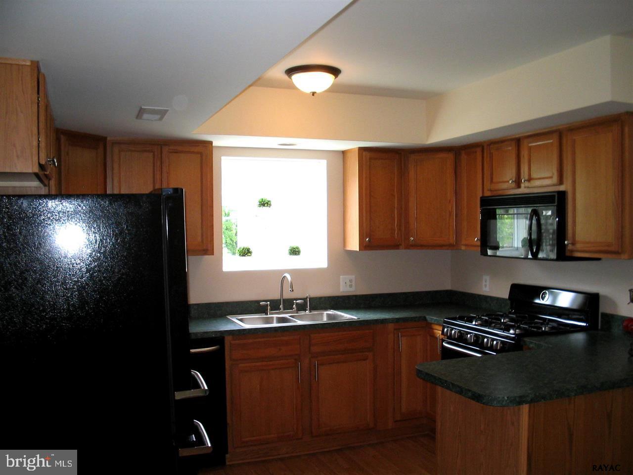 3115 Sundial Road Dover, PA 17315 - Photo 4 of 29 Gallery Image 4