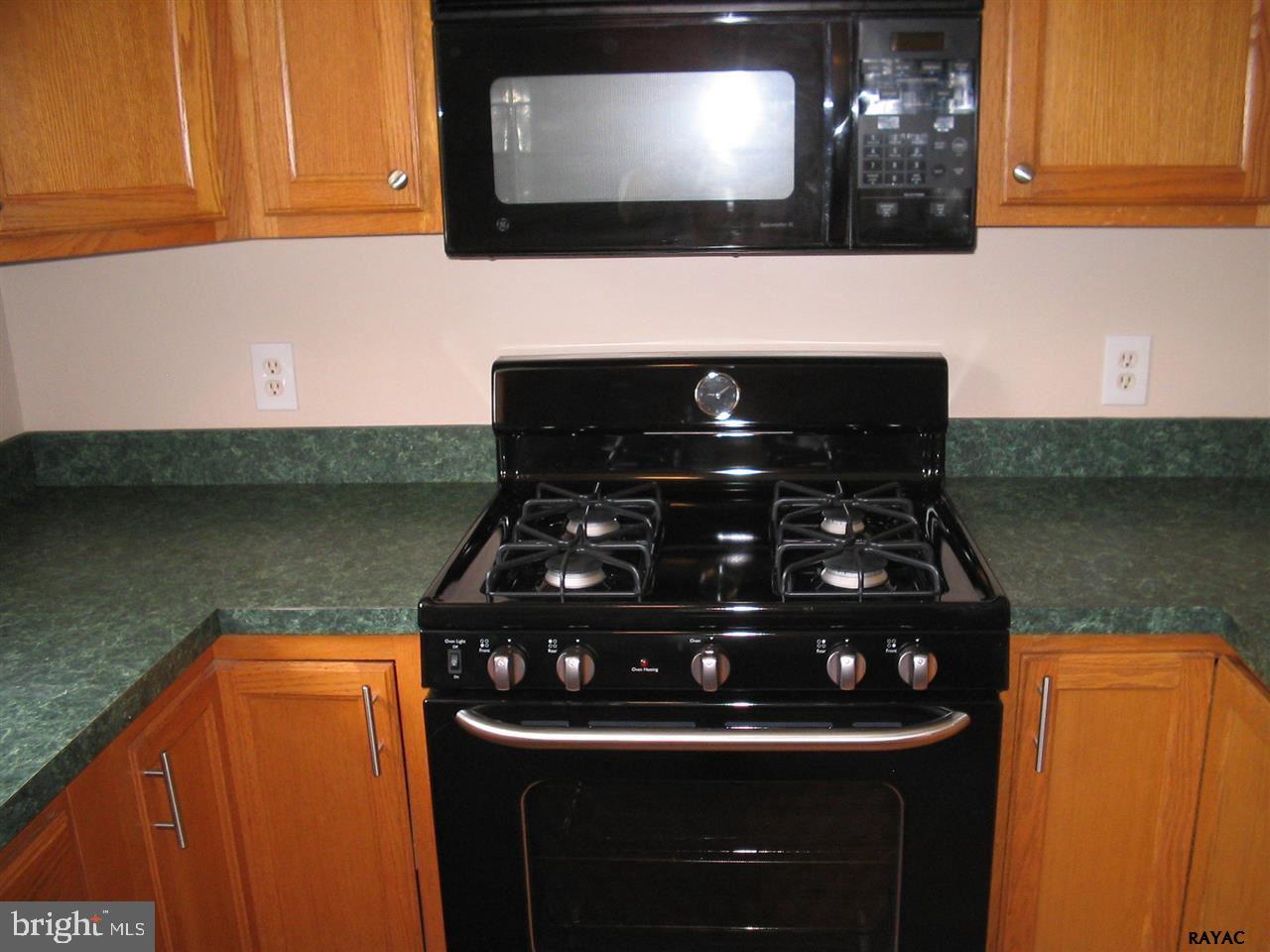 3115 Sundial Road Dover, PA 17315 - Photo 7 of 29 Gallery Image 7