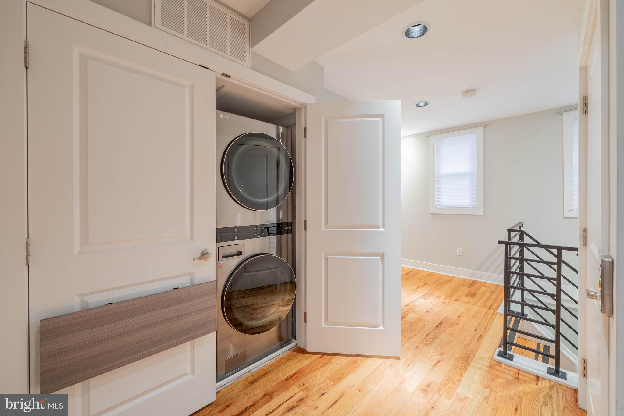 317 North Front Street Philadelphia, PA 19106 - Photo 11 of 27 a view of a bedroom with washer and dryer