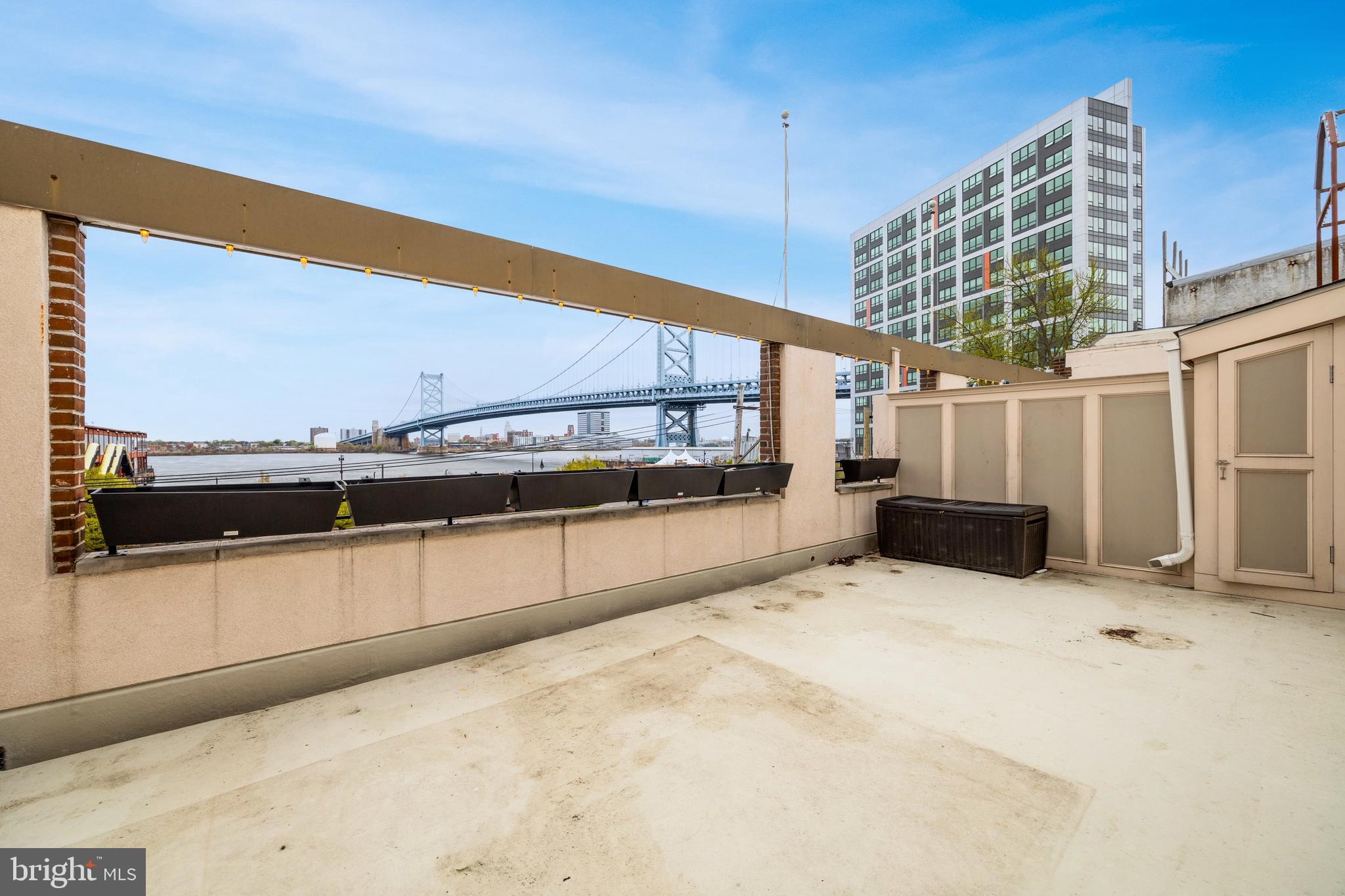 317 North Front Street Philadelphia, PA 19106 - Photo 21 of 27 a view of a terrace with a street