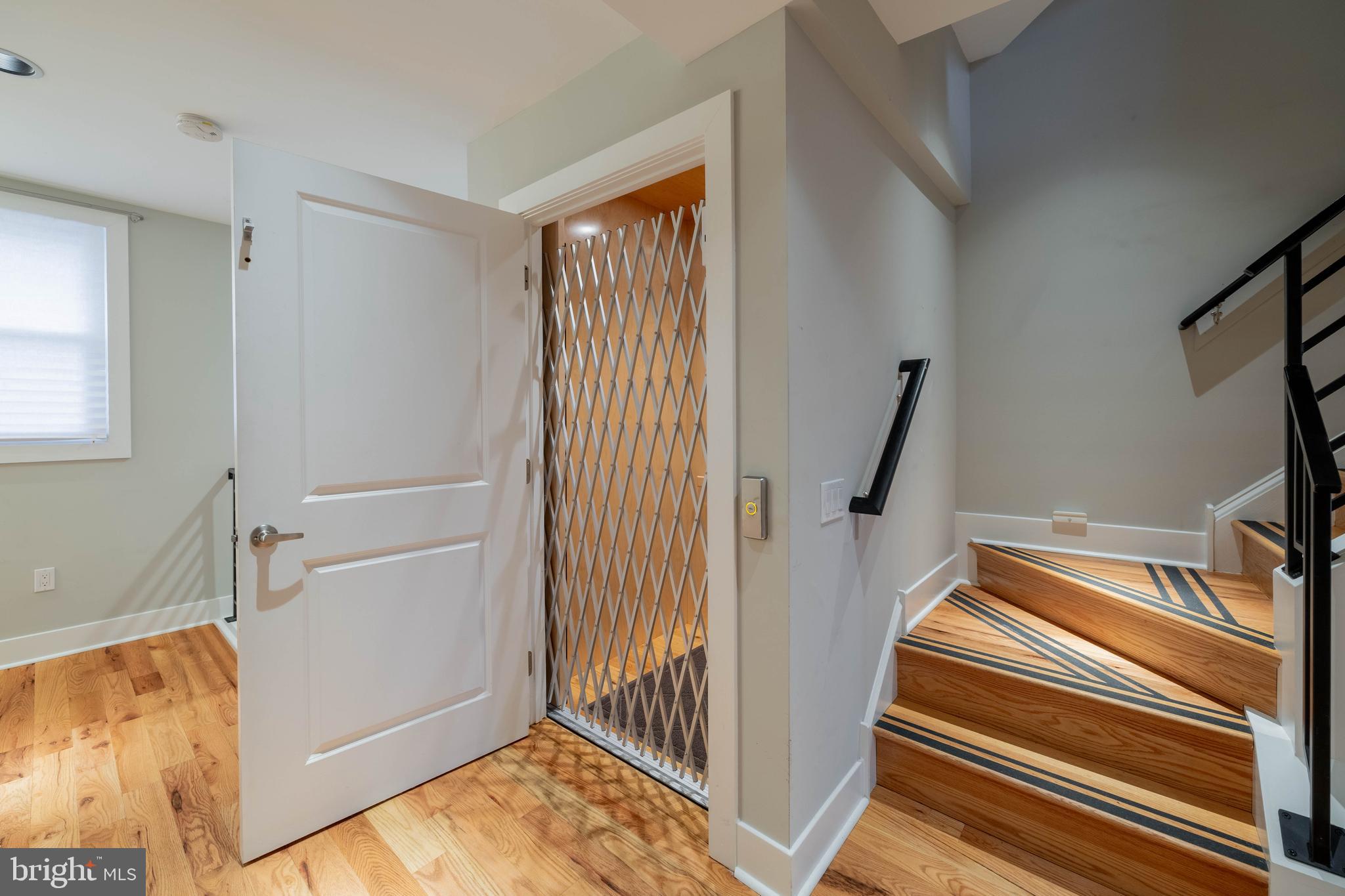 317 North Front Street Philadelphia, PA 19106 - Photo 10 of 27 a view of a room with gym equipment