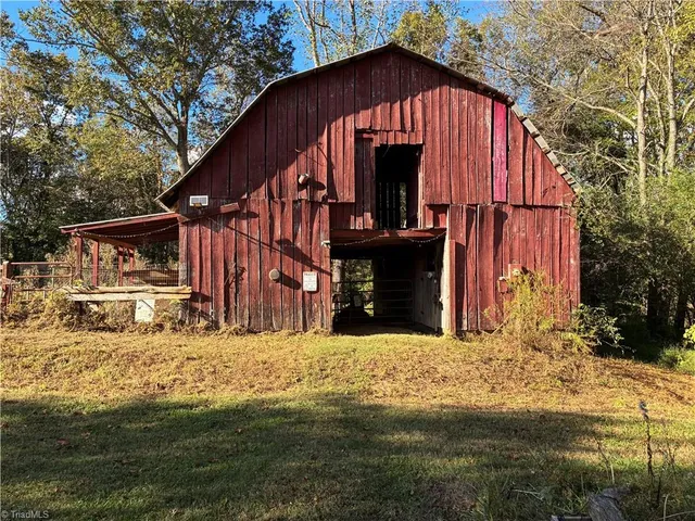 $154,900 | 250 High Meadow Trail, Ararat, NC 27007