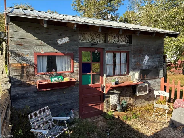 $154,900 | 250 High Meadow Trail, Ararat, NC 27007