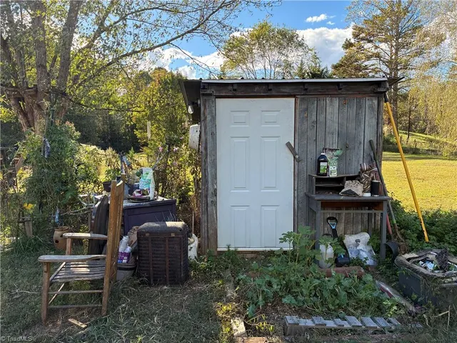 $154,900 | 250 High Meadow Trail, Ararat, NC 27007