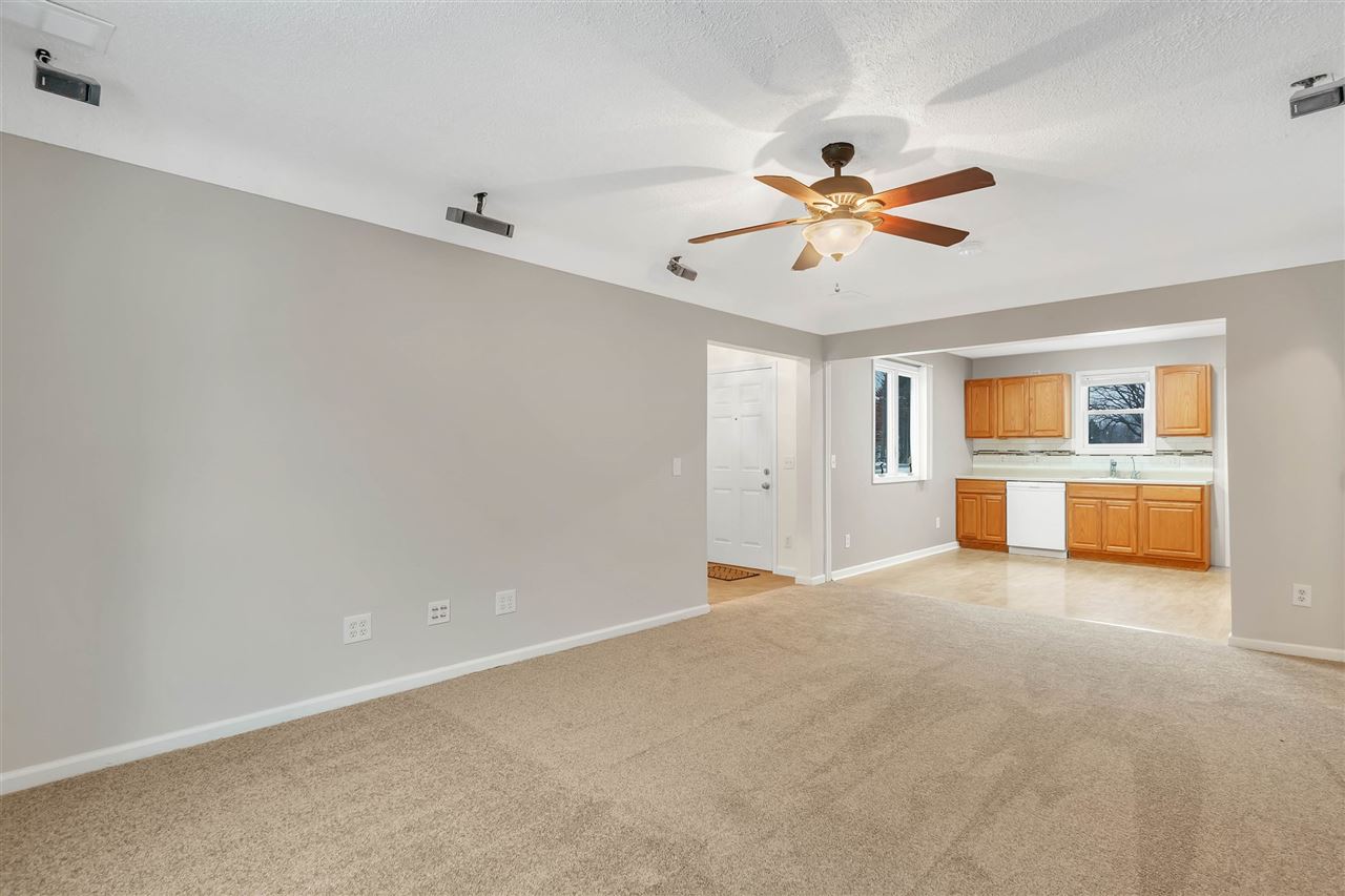 4437 East Coldwater Road Flint, MI 48506 - Photo 8 of 27