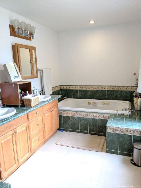 23070 Homestead Way Tehachapi, CA 93561 - Photo 17 of 30 Gallery Image 17