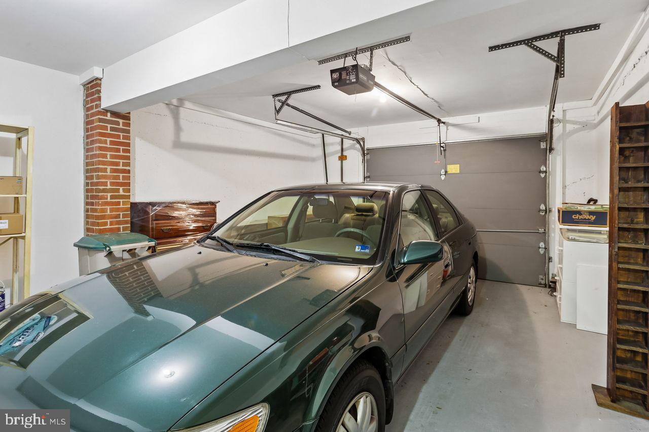 11333 Orchard Lane Reston, VA 20190 - Photo 32 of 41 Garage