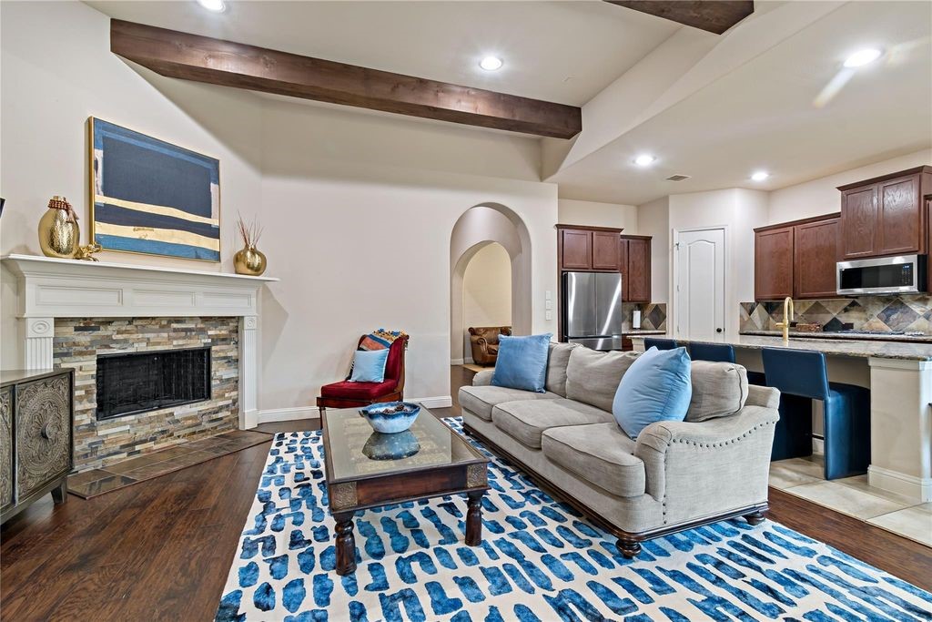 8126 Spreadwing Street Conroe, TX 77385 - Photo 13 of 27 Living Room