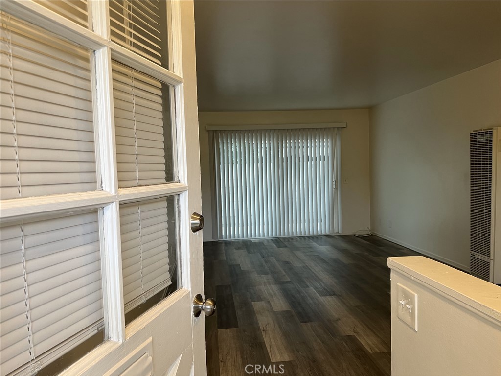 1781 West Ball Road Anaheim, CA 92804 - Photo 18 of 33 Unit #2 - Living room