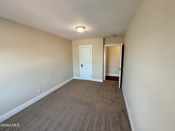 $1,150 | 751 Hudson Avenue, Unit 2, Stillwater, NY 12170