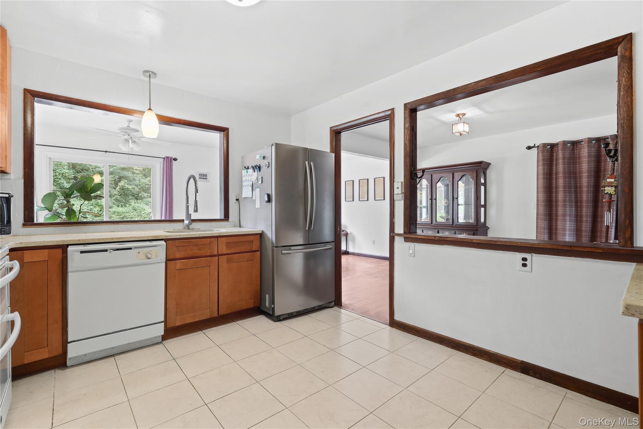 11 Creemer Road Armonk, NY 10504 - Photo 9 of 29 Kitchen