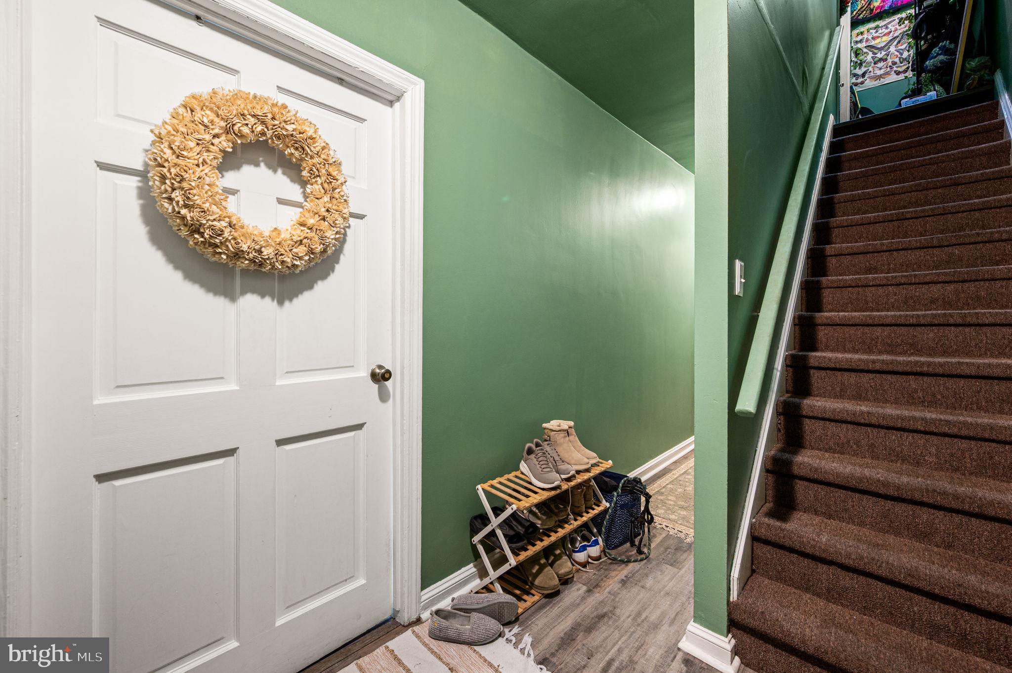 828 Derwyn Road Drexel Hill, PA 19026 - Photo 3 of 25