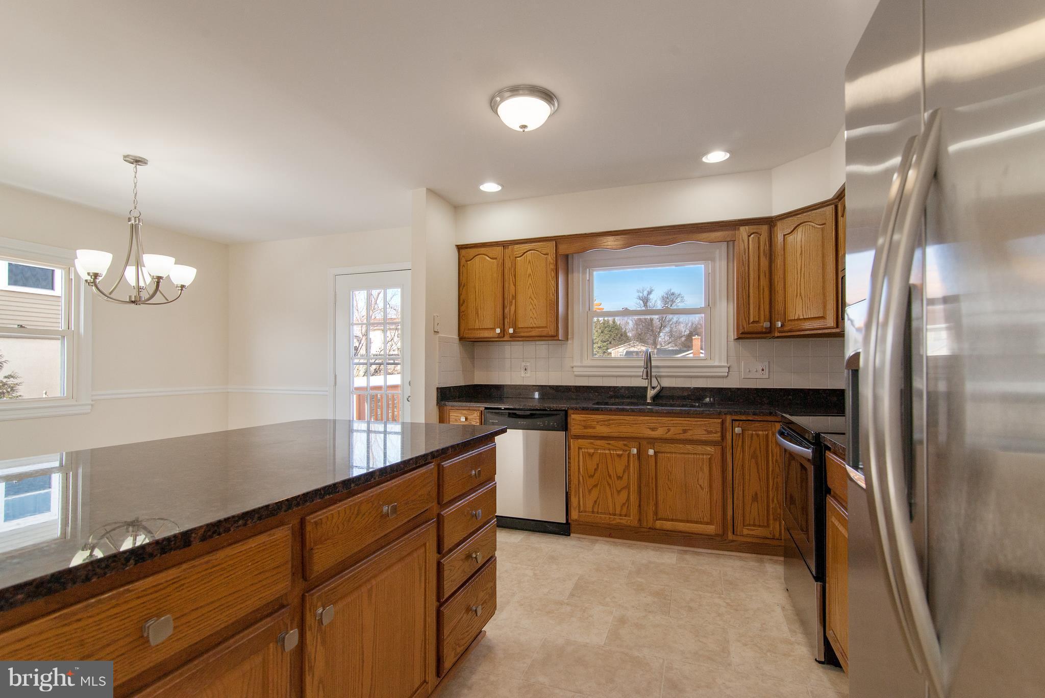 1211 East Lee Road Sterling, VA 20164 - Photo 11 of 30 Kitchen